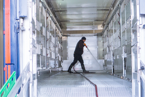Modernste Equipment, schnelle Reinigung und das 24/7, 365 Tage im Jahr in der LKW Waschanlage